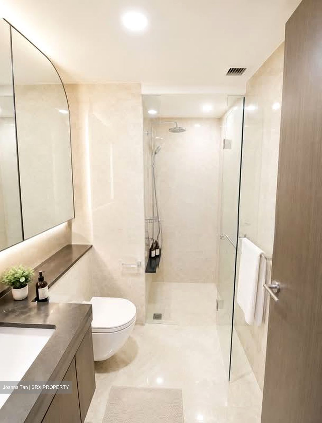 Avenue South Residence (D3), Apartment #580754391